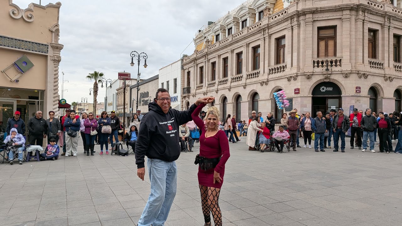 regresamos con el baile y la alegría sin parar.