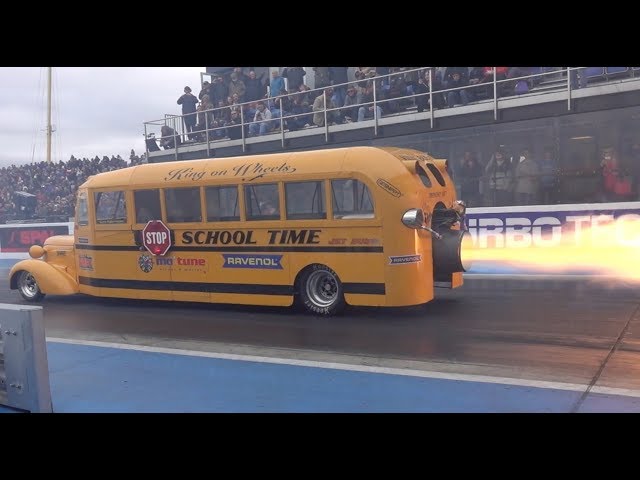 Cool Bus Drag Racing 