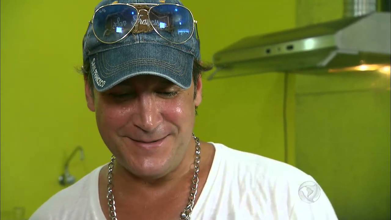 Integrante da banda Menudo abre o jogo para Faro