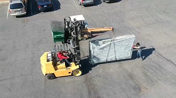 Unloading new Quartzite from container