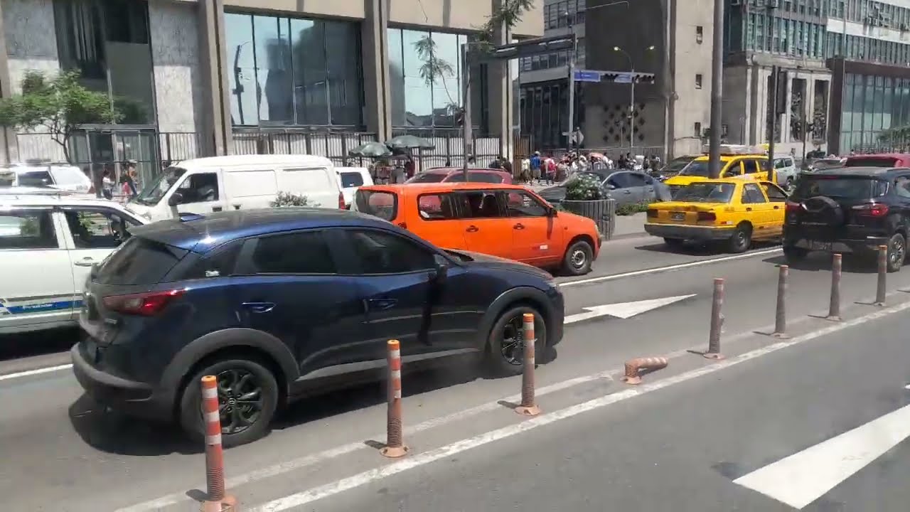 Asi luce la Av.Abancay en el Centro de Lima,  luego de la implementacion del CARRIL BUS.