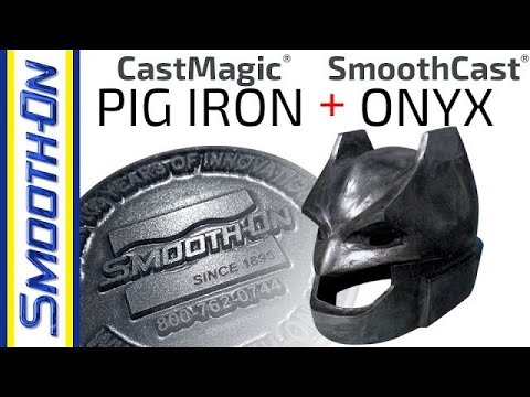 Gusseisen Metallic-Finish auf einem Batman Cosplay-Helm mit Cast Magic® Gusseisen Metallic-Finish auf einem Batman Cosplay-Helm mit Cast Magic®
