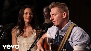 Joey+Rory - The Preacher And The Stranger (Live) chords