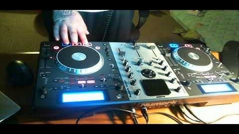My First Mix On A Numark Mixdeck Using Serato Intro