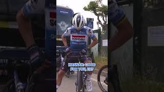 👀 Hannah Walker’s conversation with Julian Alaphilippe BEFORE his stunning Stage 12 win 💬😅 #cycling