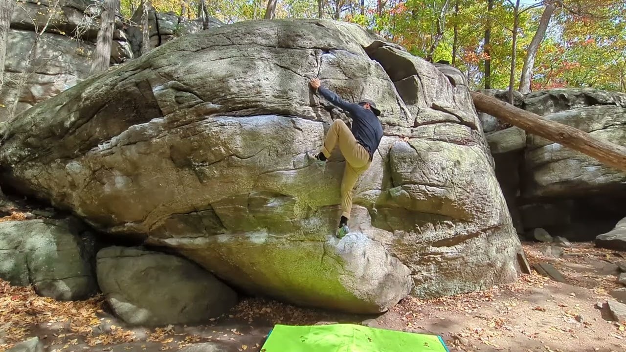 Zig Zag (V4) - Powerlinez Bouldering: Snakehole Left - YouTube
