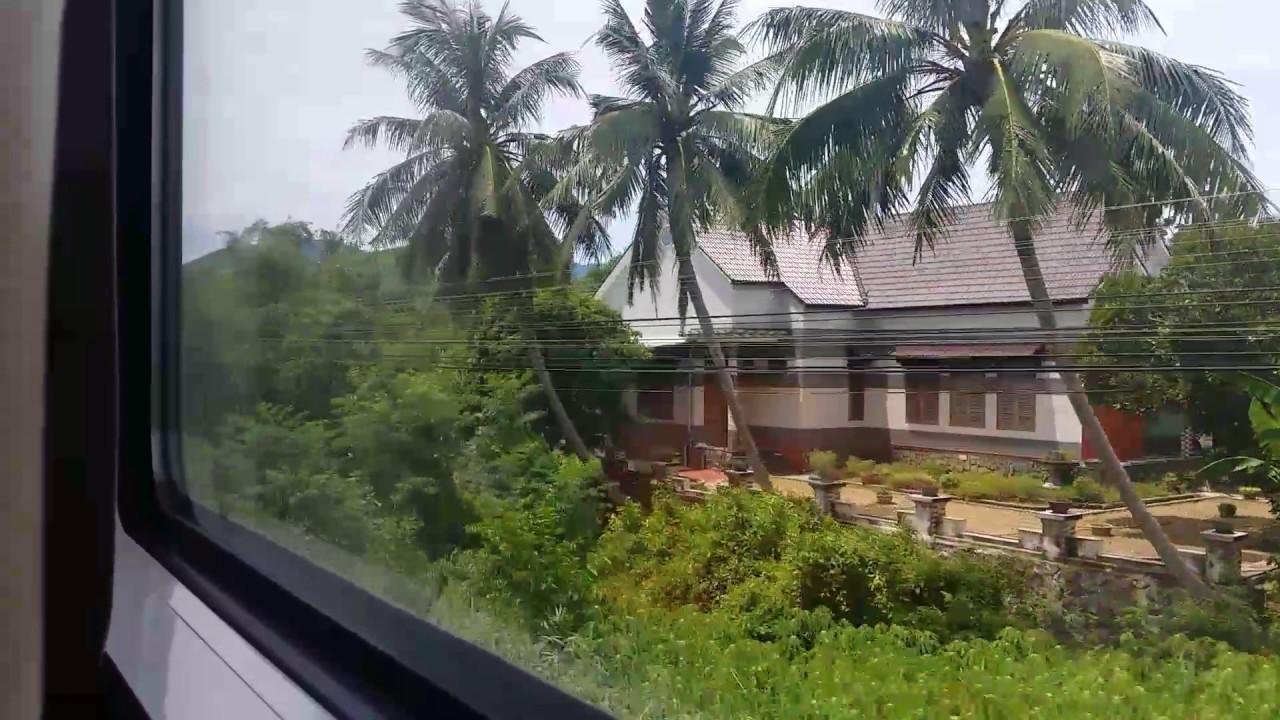 Train SE19 Hue to Danang, Vietnam - YouTube
