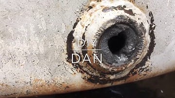 Removing broken pipe fittings when an extractor won