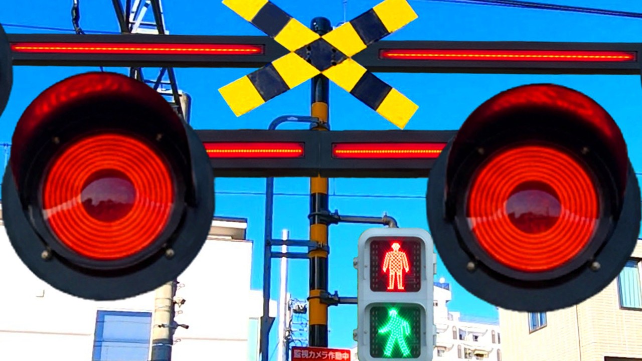 電車】おもしろい踏切 信号 Funny railroad crossings and trains 4つ