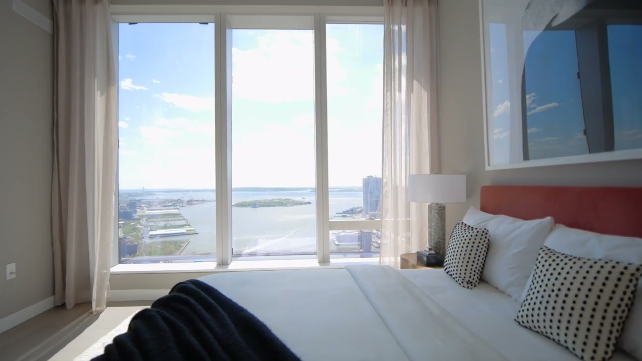 Skyline View Condo at One Manhattan Square