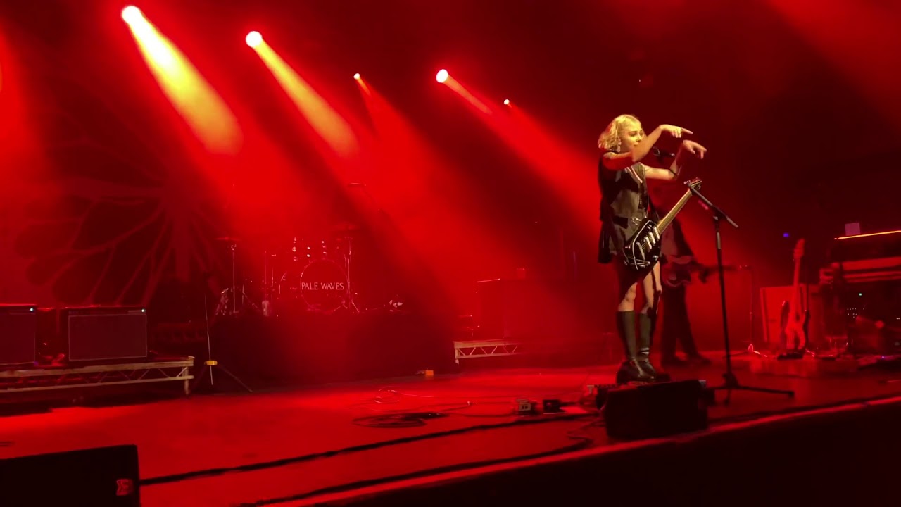 Pale Waves - Kiss (live) - Who Am I UK Tour 2022