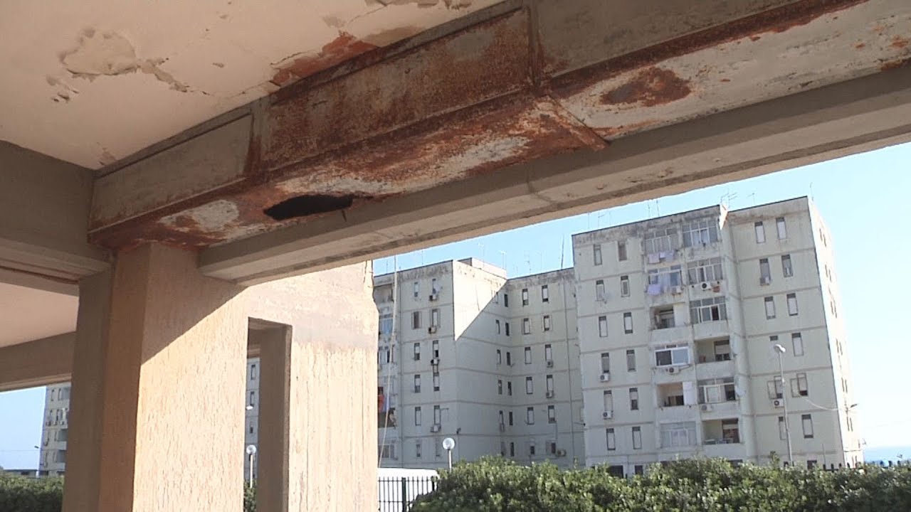 Siracusa. Una scuola come casa, una famiglia vive nel plesso di via Algeri