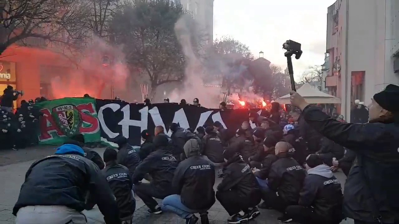 Lechia Gdańsk Hooligans (30.10.2016) - YouTube