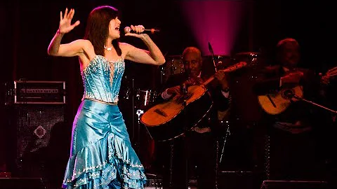 Kristyna Sanchez del grupo SPARX - "Ahora Vengo A ...