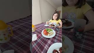 Pelin Ve Yağmur Beraber Sofra Kuruyoruz Çok Acıktık