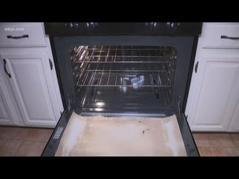 Video: Brandt plakband in de oven?