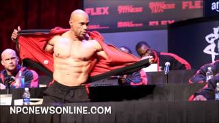 Kevin Levrone  Mr Olympia 2016 Press Conference Pose Down