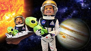 Caleb LEARNS about PLANETS and Space for Kids! Caleb Pretend Play with GREEN Alien Baby and MOM!