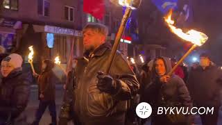 В бывшем городе ДНР провели факельный марш в честь Степана Бандеры