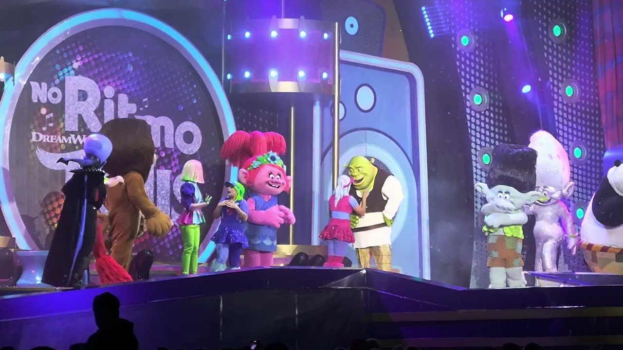 Parque Temático Beto Carreiro, Show de encerramento.