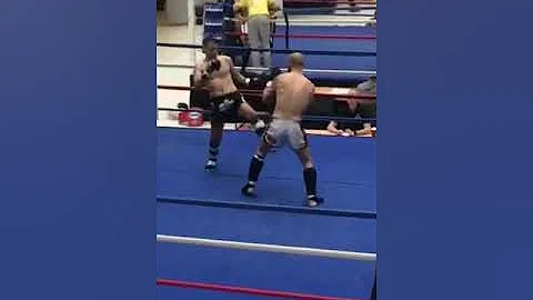 Brian Knapp MCMA Muay Thai vs Max Foord Fighting T...