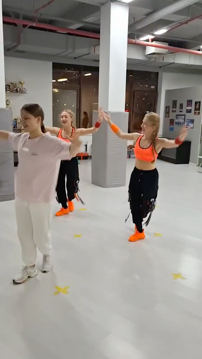 twinz.ldfa | ZUMBA Cumbia | Soy Latino #zumba #zumbafitness #zumbadance #twins