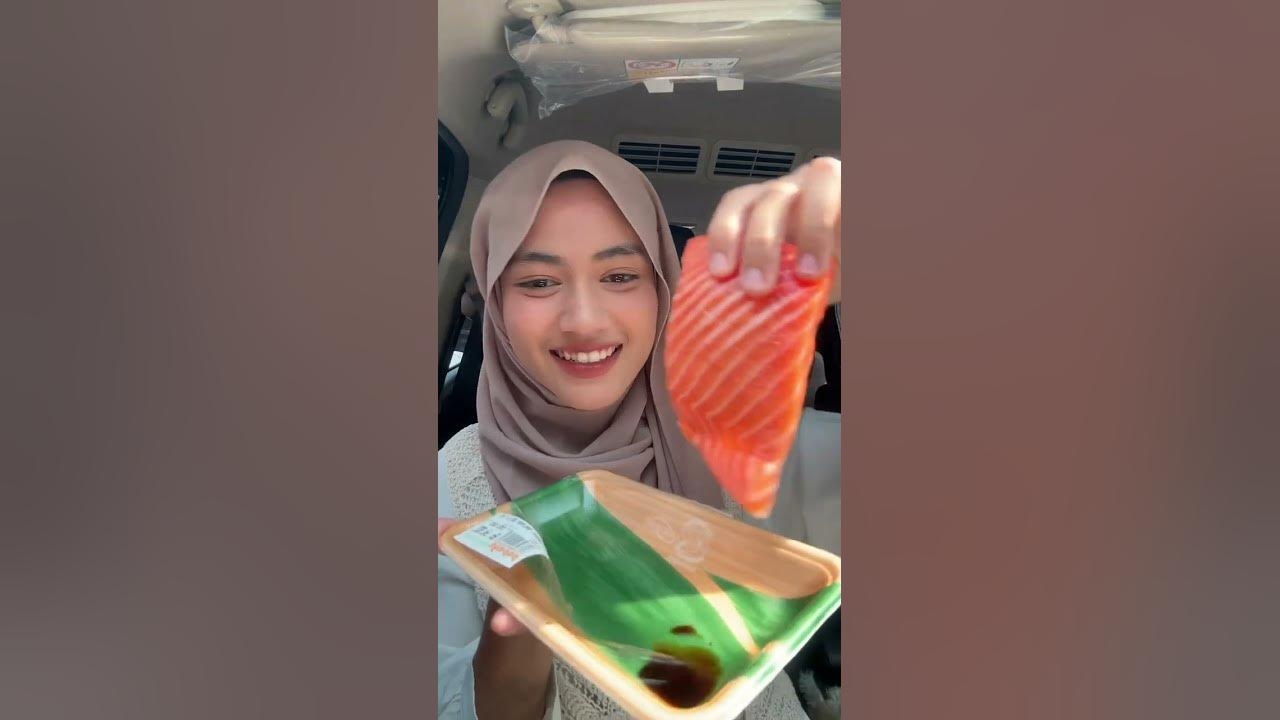 pertama kalinya cobain salmon mentah!