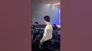 jimin reaction when security guard dance with him #shorts #bts #jimin