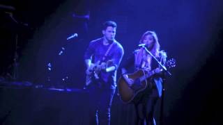 Demi Lovato & Nick Jonas - 'Catch Me' [HD] Neon Lights Tour 02/13/14