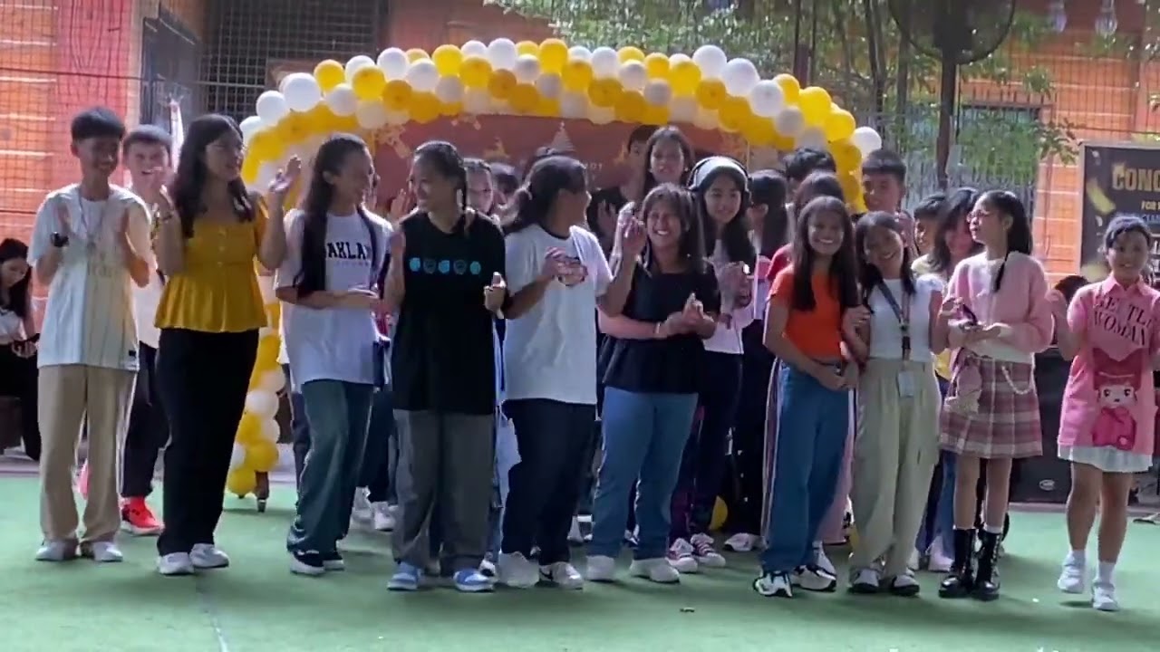 CHRISTMAS PARTY YELL AND GAMES !🎉