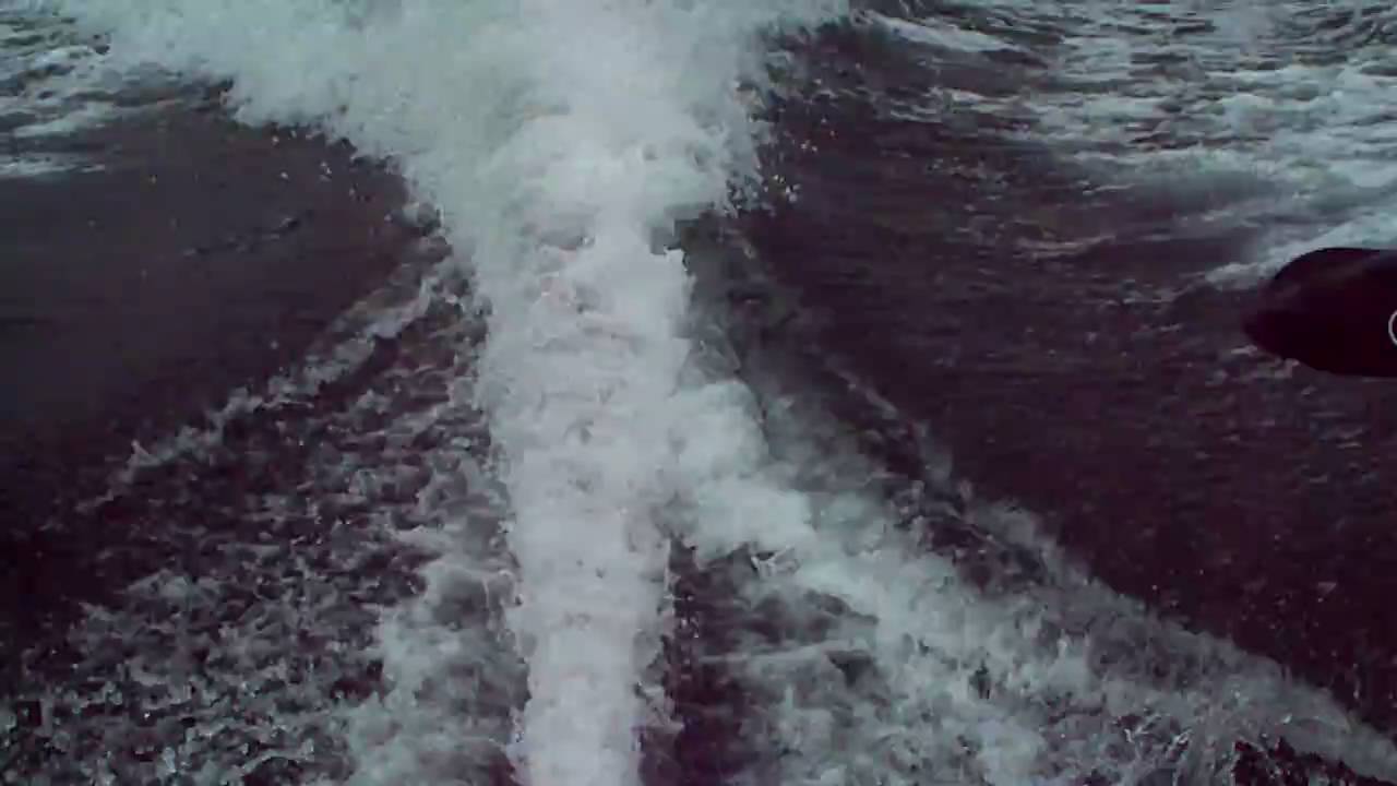 Speed boat accelerating from 030 wake (Bayliner 175) in HD, YouTube