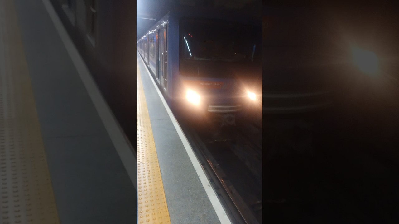 Metrô de SP - Frota E (E11) Chegando em Saúde-Ultrafarma 