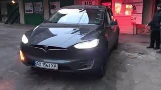 Танец в исполнении Tesla Model X ( видео от подписчика )