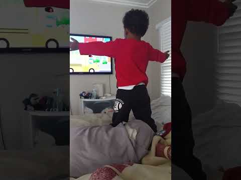 May 19, 2019 Gio watching TV. The wheel on the bus.