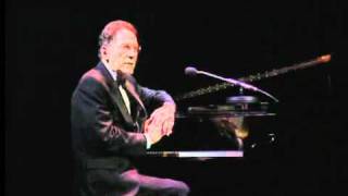 Tom Lehrer - Poisoning Pigeons In The Park (live, 1998).