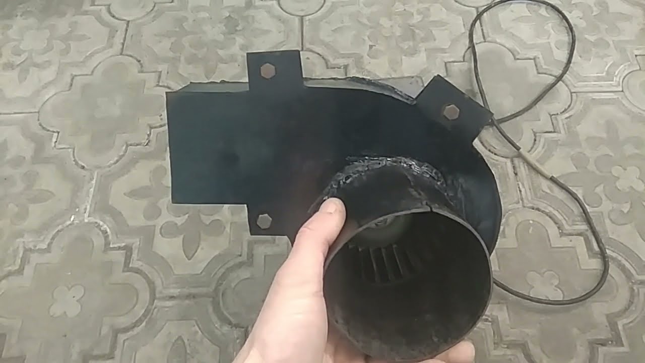 Мощный вентилятор из трубы.