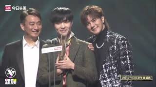 #张艺兴 #LAY LAY-Comprehensive artist of the year/Headlines Award Ceremony NAMANANA