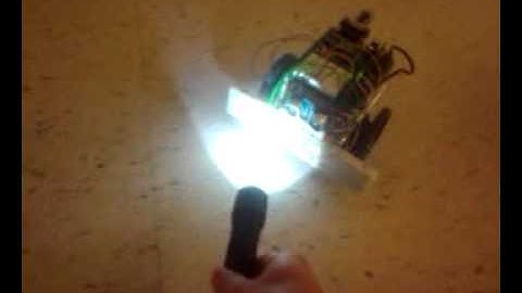 boe-bot follows the light