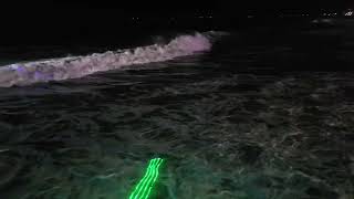 "Quand la nuit devient toile et que l’eau se transforme en miroir de lumière 