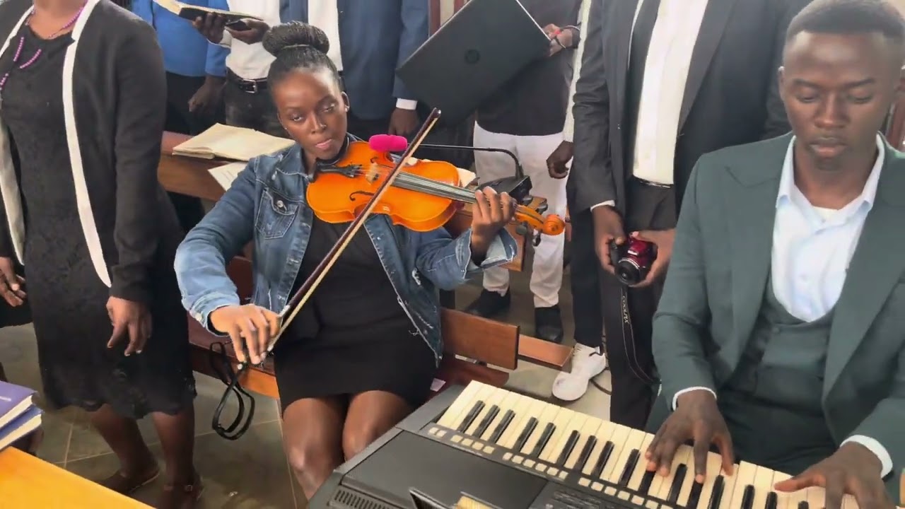 Ayi Mukama Katonda Waffe