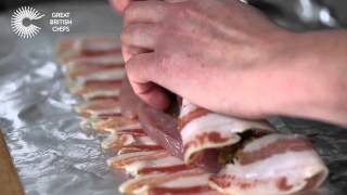 Master how to roll and stuff a turkey breast with the help of this
video from great british chefs. set tutorials take you most basic s...