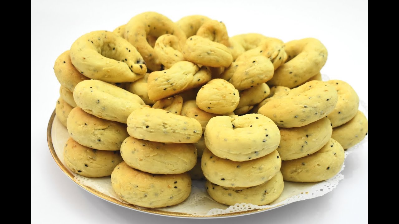 كعك العيد بحشوة التمر ومالح بنفس العجينة مقرمش بالتوابل وطريقة عملها بالبيت