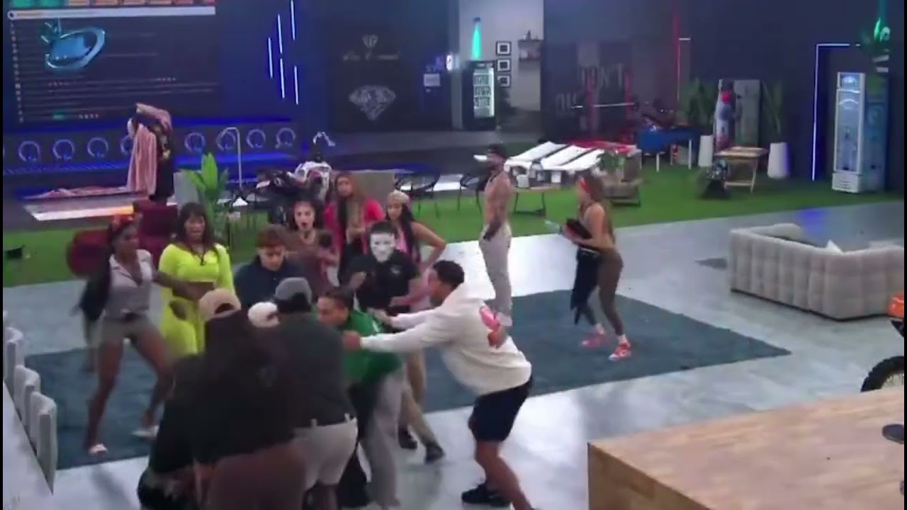 Pelea de Yina Calderón y chanell 