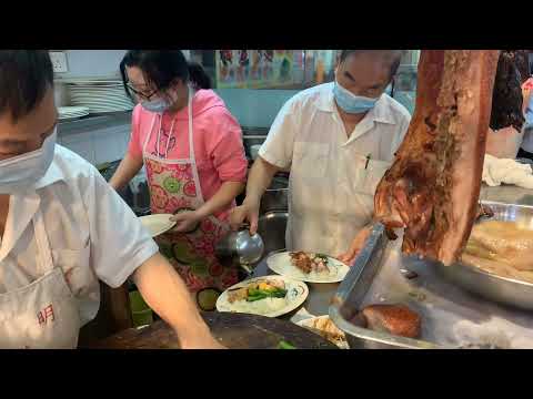 Hong Kong Street Food , Chopping ChaSiu ( BBQ Pork ) Chickens in Wan chai / Hong Kong food