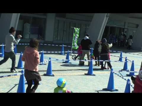 第１回ハピママランニングバイクカップ　１日目　２歳クラス　準決勝１組目