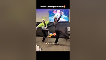 JENNIE and LISA dancing to 