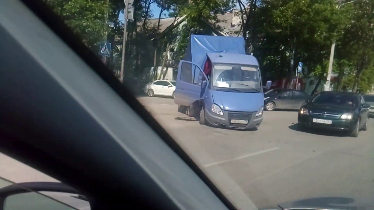 Газель сломалась пополам