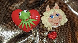 Finishing the Muppets Lovers Pin set, Painting Miss Piggy and attaching Kermit the Frog