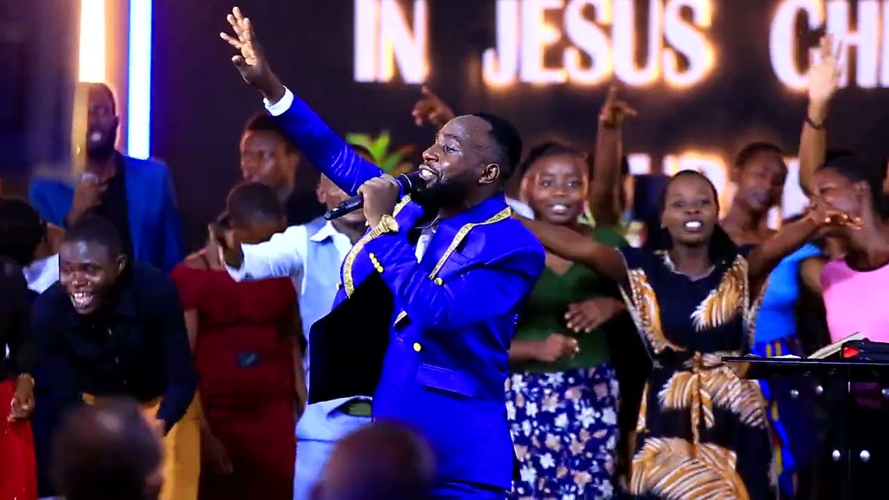 MAISHA YETU NI SIFA NA MAABUDU