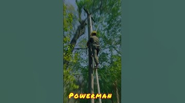 “Fearless💪 #powerman ⚡️.” #hescom #lineman #ytshorts #viralshort #shortsviral #shorts #hardwork